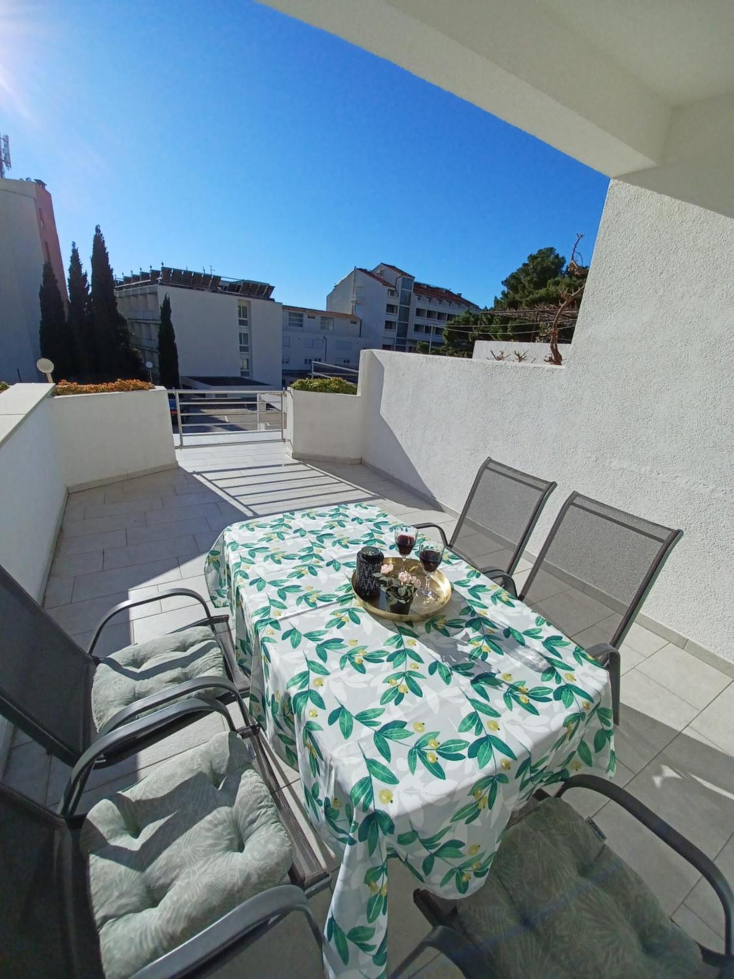 Apartments Kovacic Makarska Bagian luar foto