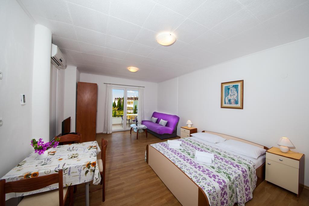 Apartments Kovacic Makarska Bagian luar foto